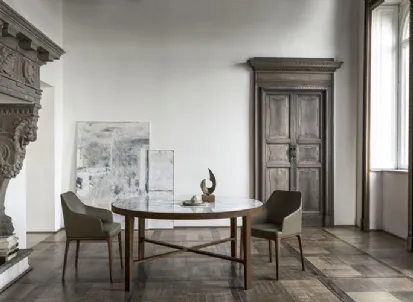 Tavolo rotondo con piano in marmo e base in frassino Globe di Alivar