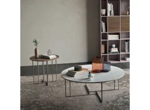 Tavolino con piano in marmo grigio e con basamento finitura brunito Aster di Orme