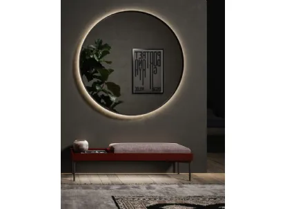 Specchio Astrid con cornice in laccato ossidato retroilluminata di Novamobili
