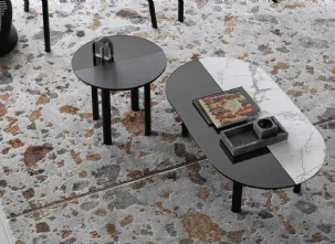 Tavolino con struttura in frassino e piano realizzato in due materiali differenti Bam 01 di Calligaris