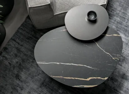 Tavolino Kumo in ceramica o laccato di Bonaldo