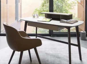 Scrittoio in legno con cassetto e alzatina in laccato opaco Match Calligaris