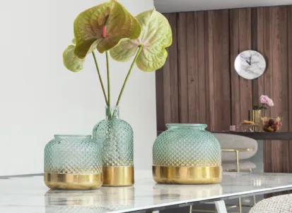 Vaso in vetro riciclato con superficie lavorata Curly di Calligaris