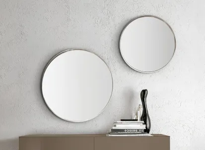 Specchio rotondo Face to Face con cornice in acciaio di Alivar