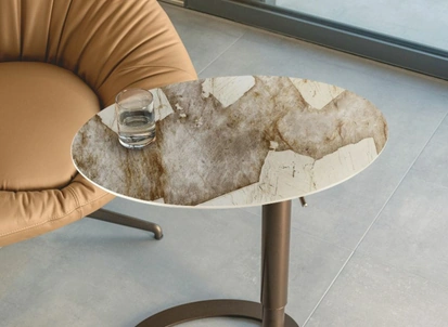 Tavolino Tek in ceramica di Riflessi