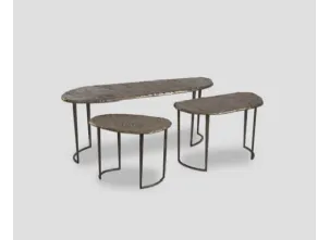 Tavolino Iside in alluminio fuso a terra color Antique Brass, lavorato a mano di Dialma Brown