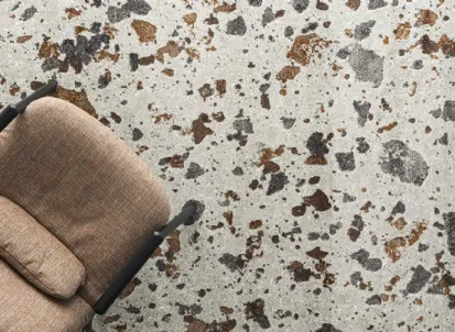 Tappeto che ricorda le pavimentazioni a mosaico Terrazzo di Calligaris