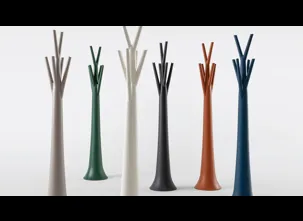 Appendiabiti di design Tree realizzati in polietilene di Bonaldo