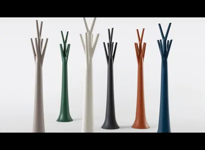 Appendiabiti di design Tree realizzati in polietilene di Bonaldo