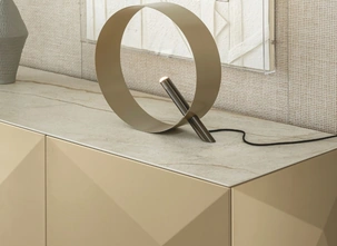 Lampada da tavolo Led Loop T di Riflessi