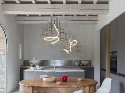 Lampada a sospensione con struttura in metallo Metrica di Mogg