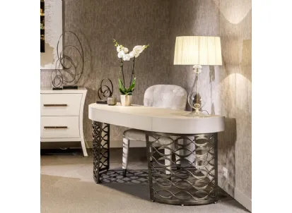 Lampada con base in vetro e paralume in tessuto plissettato Paolina di Cantori