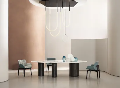 Lampada con struttura realizzata in alluminio satinato Say Yes di Baxter