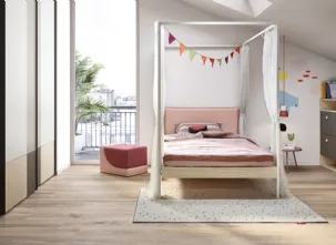 Cameretta componibile con letto a baldacchino e armadio ad ante scorrevoli Kids space 06 di Nidi