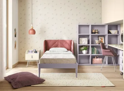Cameretta a ponte con scrivania e libreria Kids space 21 di Nidi