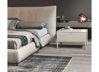Comodino con cassetti in laccato opaco e maniglie in pelle Inside di Alivar
