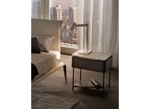 Comodino Lindo in essenza con top in marmo di Misuraemme