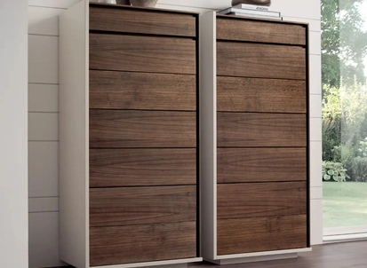 Cassettiera Vertice in noce canaletto di Le Fablier