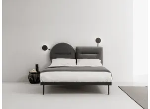 Letto con testiera in tessuto che si scompone in due forme da abbinare a piacere Bishape di Caccaro