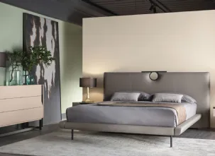 Letto in pelle con testiera Bay 2 di Cantori