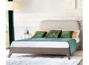 Letto Liquirizia con testiera in tessuto imbottito di Le Fablier