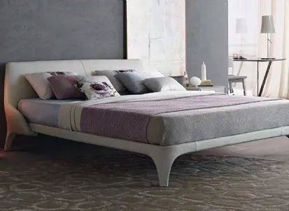 Letto matrimoniale con testiera rivestito in pelle Nice di Misuraemme