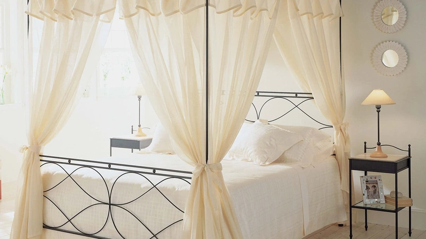 Letto matrimoniale in ferro battuto con baldacchino Raphael di Cantori