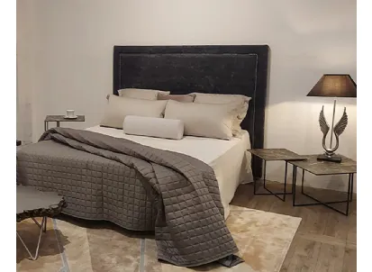 Letto con testiera in tessuto Salus di Dialma Brown
