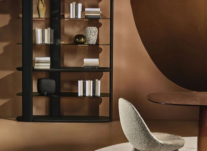 Libreria in legno massello Inlay con ripiani in legno e vetro cotto di Nature Design