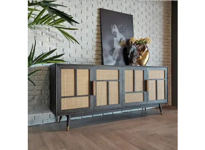 Madia Altea realizzata in legno stratificato e legno massello di Rovere laccato color brunito cannettato di Dialma Brown