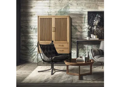 Madia alta Andorra realizzata in legno stratificato e legno massello di Mindi naturale con base in metallo color Light Brass di Dialma Brown