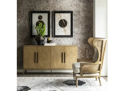 Madia Barcelona realizzata in legno stratificato e legno massello di Mindi naturale con base in metallo color Light Brass di Dialma Brown