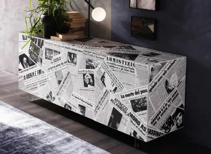 Madia Century in legno con decoro fogli di giornale di Riflessi