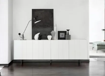 Madia Stripe in laccato bianco  opaco di Novamobili
