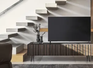 Madia Stripes a fasce verticali irregolari di Calligaris