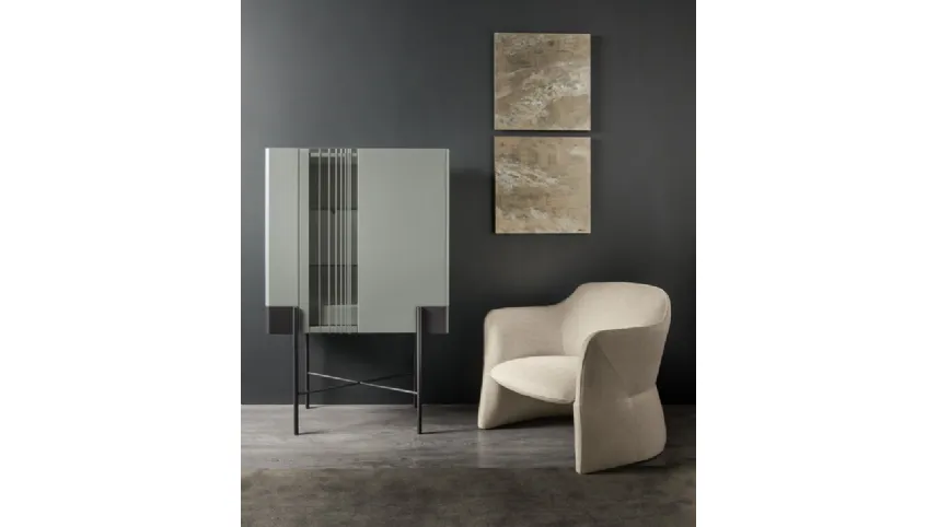 Madia Alta con ante in laccato e vetro serigrafato e struttura in metallo Valley Cabinet di Cantori