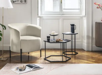 Poltroncina in tessuto con piedini in metallo Rendez-Vous di Calligaris