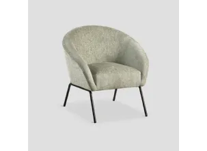 Poltroncina imbottita con rivestimento in tessuto e base in metallo Adelaide di Dialma Brown