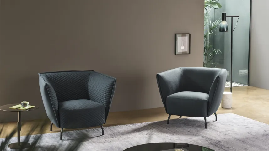 Poltroncina Arno in tessuto imbottito con trapuntatura o liscio di Bonaldo