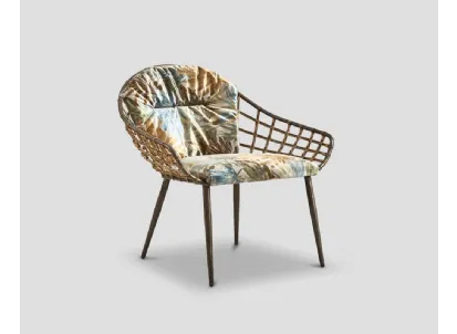 Polttroncina Bora Bora con struttura in metallo, schienale in rattan intrecciato, rivestita in velluto con motivi tropicali di Dialma Brown
