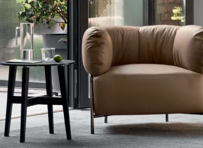 Poltroncina Quadrotta in tessuto imbottito di Calligaris