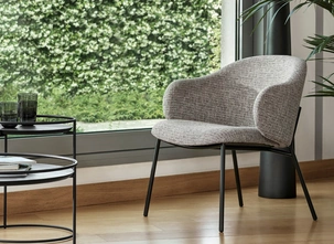 Poltroncina con seduta lounge Holly di Calligaris