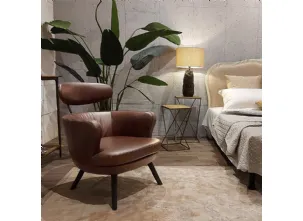 Poltroncina con poggiatesta Manchester rivestita in vera pelle di Dialma Brown