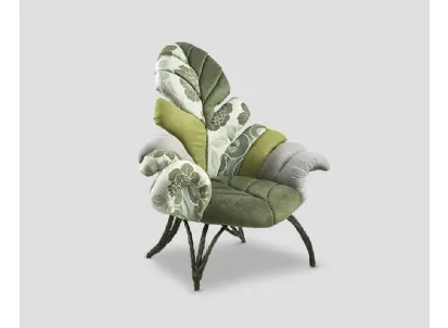 Poltrona di design a forma di foglia in tessuto imbottito e trapuntato con struttura in metallo laccato Nature di Dialma Brown