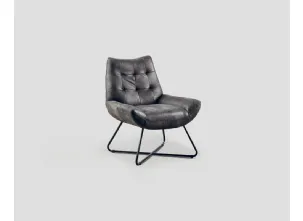 Poltrona Edinburgo in vera pelle trapuntata con base in metallo di Dialma Brown