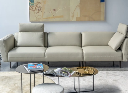 Divano lineare in pelle 4U di Calia