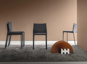 Sedia Corium in tessuto imbottito  di Alf Da Frè