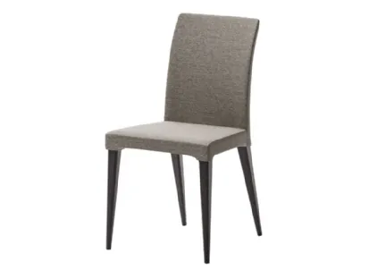 Sedia Anna in tessuto imbottito con struttura in legno di Veneta Cucine