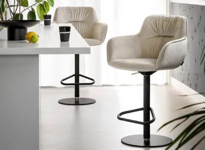 Sgabello Cocoon di Calligaris