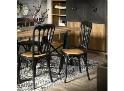 Sedia Gabriela in legno massello laccato Black Vintage con seduta in cannettato intrecciato di Dialma Brown